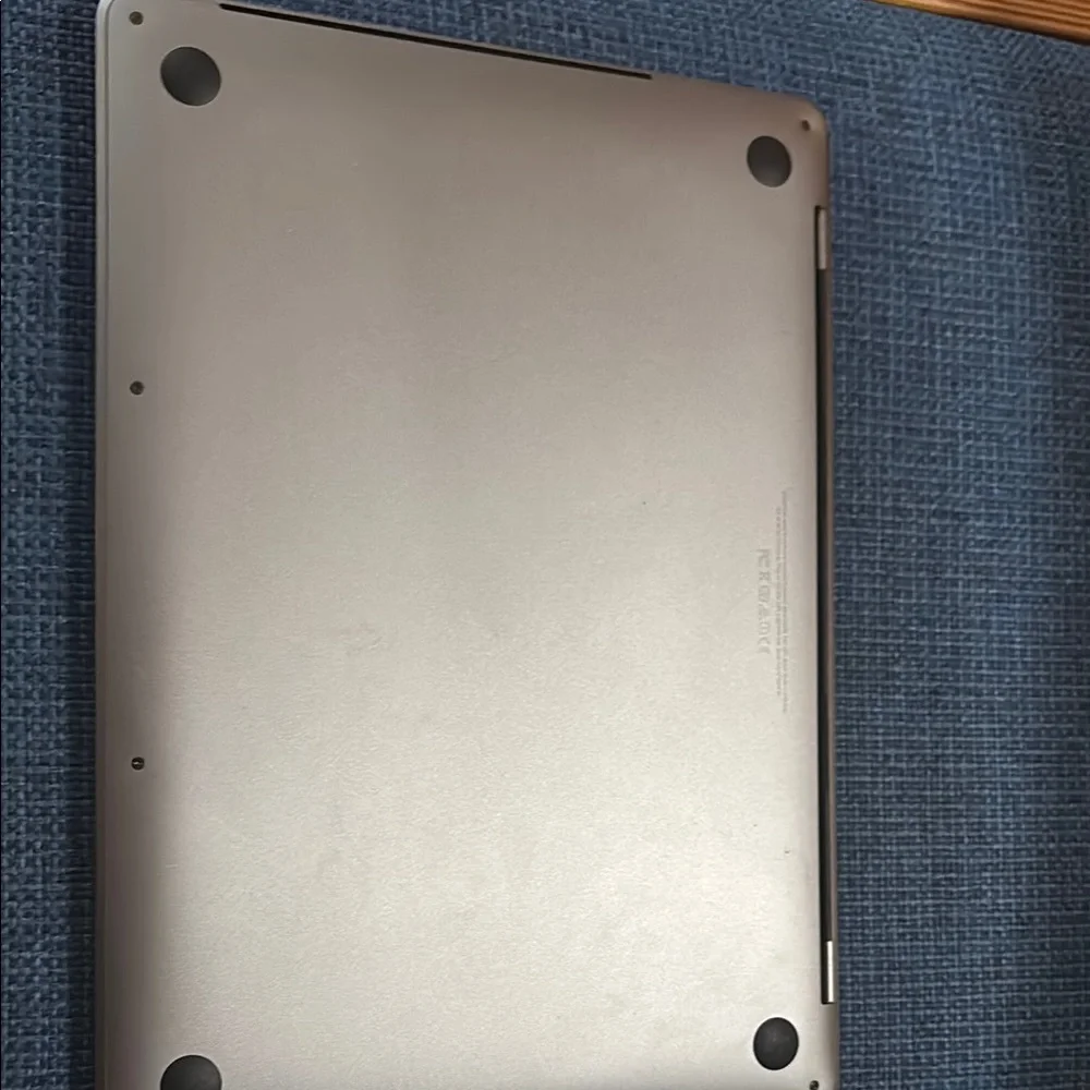 MacBook Pro i7 3.3GHz 13” (Late 2016) 1TB SSD. (buyer cancelled the order)